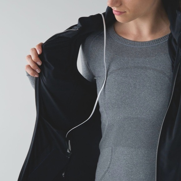 Rare Lululemon Go the Distance Vest Black Size 6 | Retired 2015 Release - Picture 7 of 13